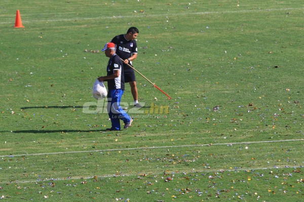 FOTOS: Los bultos de basura que dejaron los aficionados en el Nacional