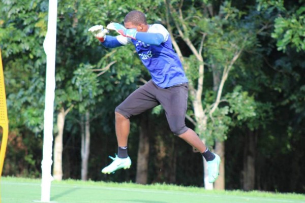 Viernes intenso para la H: trabajo de gimnasio, cancha y el arribo de un legionario a la concentración