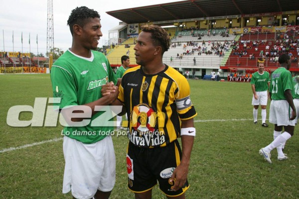 La trayectoria de Carlos Pavón en imágenes