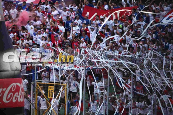 Llenazo en el Nacional y las personalidades que se hicieron presente en el Olimpia-Marathón