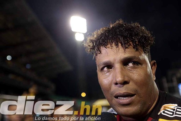 Inolvidable despedida de un ídolo Carlos Pavón