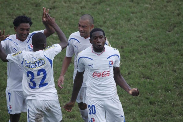 Alineación y DT del Olimpia en su primer juego en la historia del Yankel Rosenthal