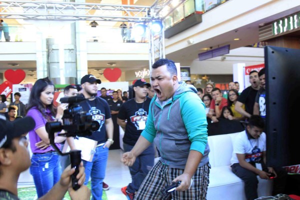 FOTOS: Así fue la fiesta que se vivió con el Rey del Fifón 2018 de Diez