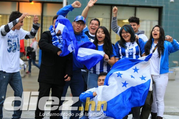 Selección catracha recibe el apoyo su afición en Vancouver