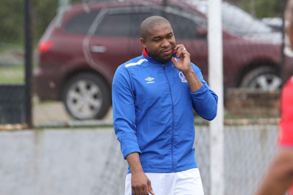 FICHAJES: Un grande pregunta por Henry, Juticalpa ficha DT y Wilson se tambalea