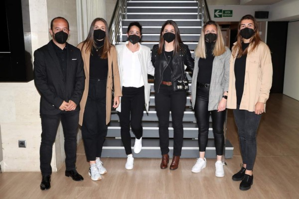 Un abrazo con signos de renovación: Laporta se reencontró con Messi en su investidura como presidente del Barcelona