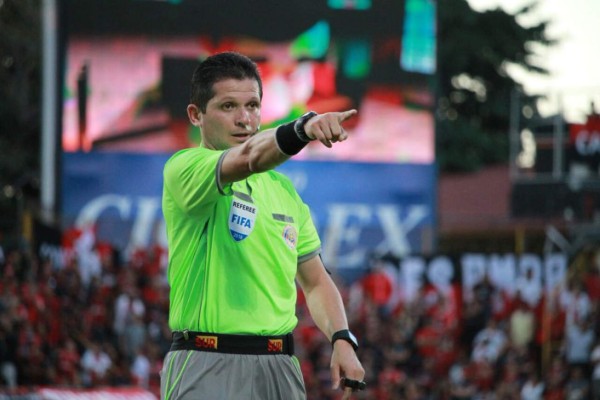 Los árbitros destacados del área que bien podrían pitar la final Motagua-Olimpia
