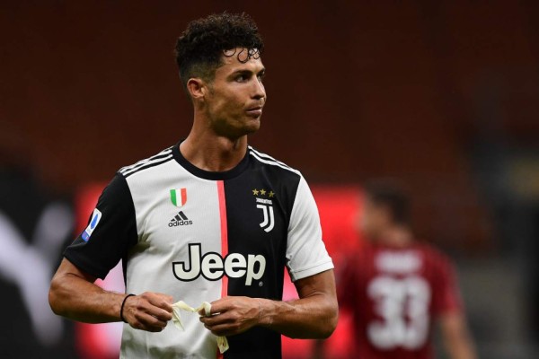 El polémico gesto de Ibrahimovic y se ríe de Cristiano Ronaldo tras marcarle a la Juventus