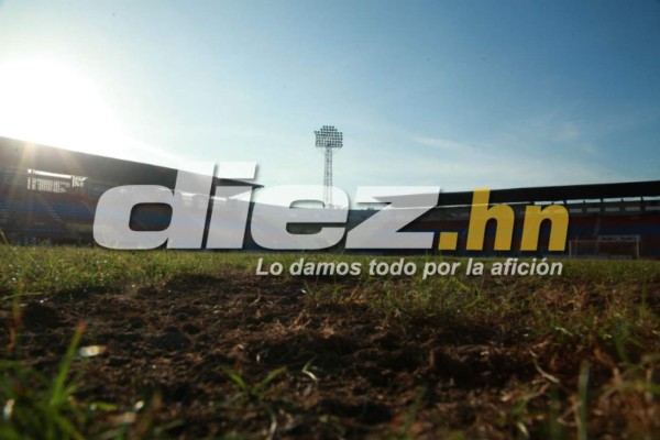 Qué tristeza: Así luce un viejo y deteriorado estadio de La Ceiba