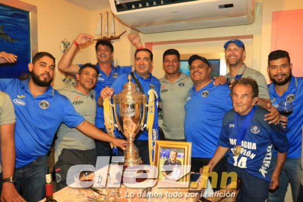 FOTOS: Motagua celebra por todo lo alto su Copa 14
