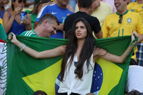 FOTOS: ¡Brasil también goleó en las gradas con las preciosas garotas!