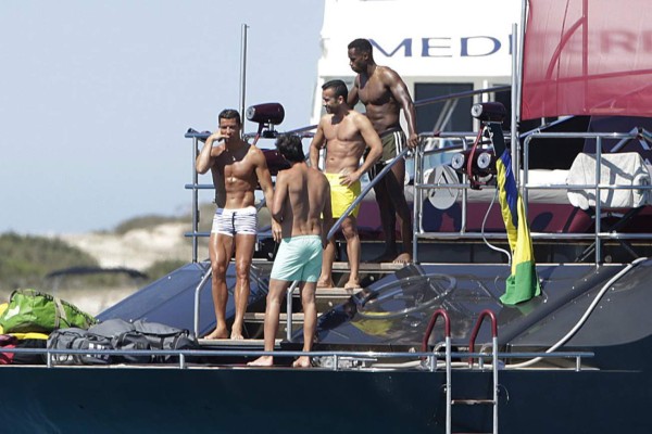 Fotos: Así se la pasa Cristiano en sus vacaciones en Ibiza