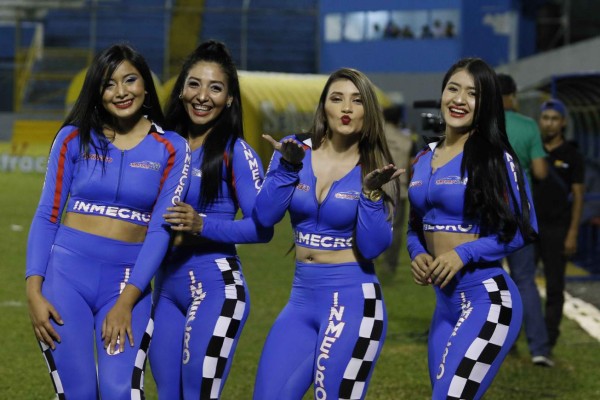 ¡Mamitas! Las explosivas chicas que embellecen los estadios de Honduras