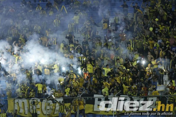 Fotos: Invitados de lujo en el Morazán, el abrazo de los hermanos Perelló y la alegría de Jonathan Rubio