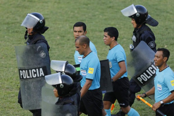 Árbitros extranjeros podrían venir a pitar en etapa final del Clausura