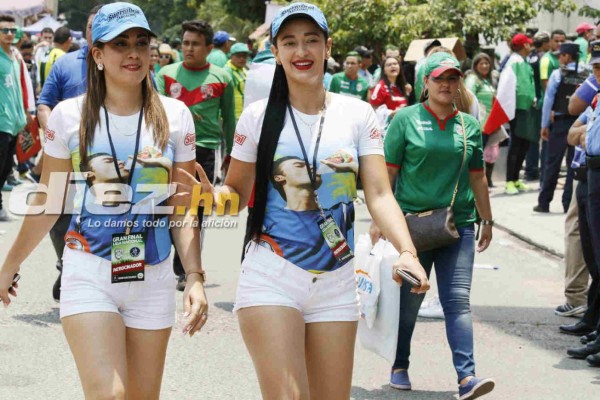 ¡BELLEZA! Las hermosas chicas que paralizaron la final -Marathón-Motagua