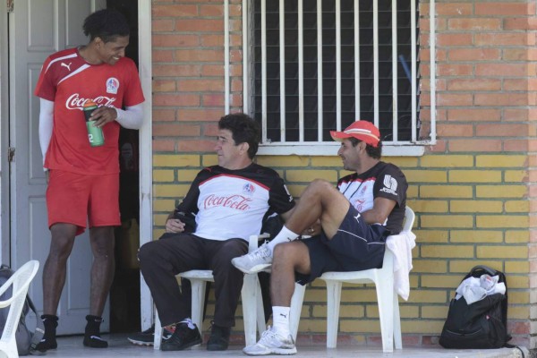 FOTOS: Costly se prepara al máximo para debut con Olimpia