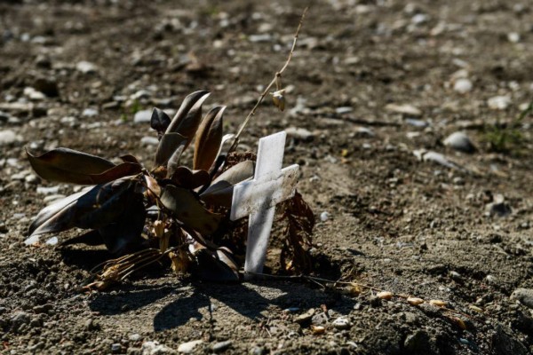 Así es el Campo 87: El cementerio donde entierran a las víctimas del coronavirus que nadie reclama
