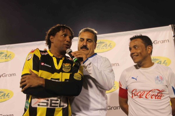 Real España y Olimpia igualaron 1-1 en el estadio Tad Gormley de New Orleans