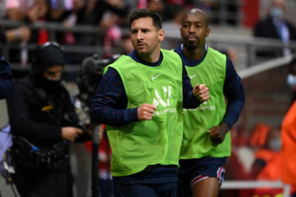 Así fue el debut de Messi con PSG: Rival le pide una foto, invitado de lujo y ¿Mbappé se despidió?