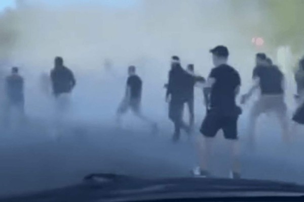 Botellazos, pelea entre aficionados y jugadores y emboscadas: los incidentes en la Ligue 1 de Francia en la 2021/22