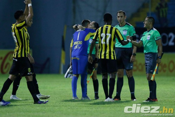 Fotos: Invitados de lujo en el Morazán, el abrazo de los hermanos Perelló y la alegría de Jonathan Rubio