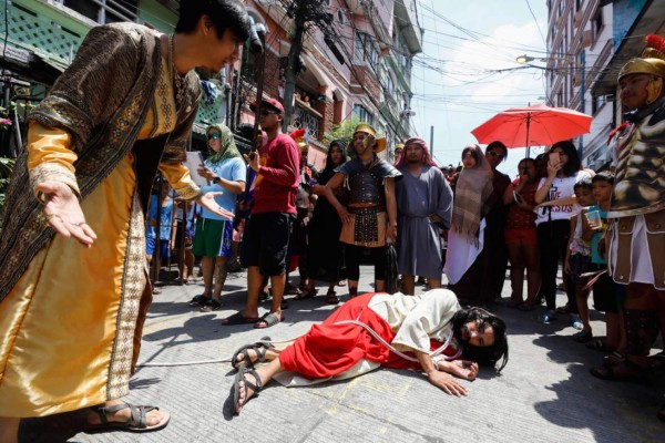 Sangriento Jueves Santo con rituales para pedir perdón por sus pecados