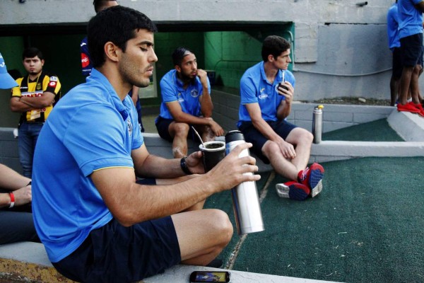 Las sorprendentes imágenes que no viste por tv en juego de Real España ante Motagua