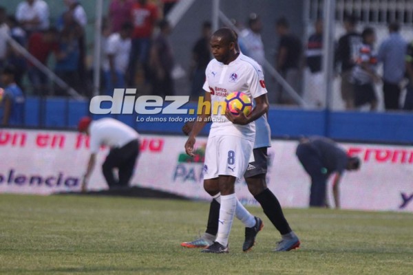 CURIOSO: El regreso de Wilson Palacios y los rostros tristes en Platense