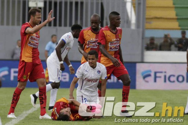 Ante poco público se jugó en Tegucigalpa el clásico moderno entre Olimpia y Real España