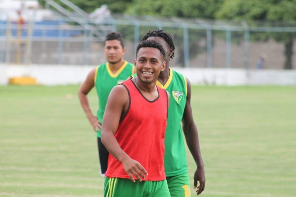 RUMORES/FICHAJES: Llegan extranjeros a club hondureño y hay un nuevo legionario