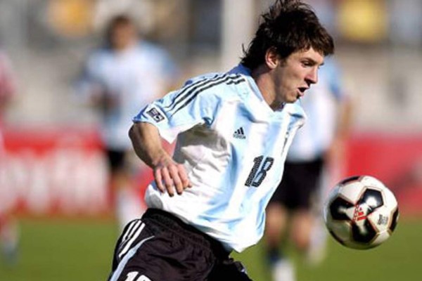 Las fotografías de Lionel Messi en su debut con Argentina ante Hungría