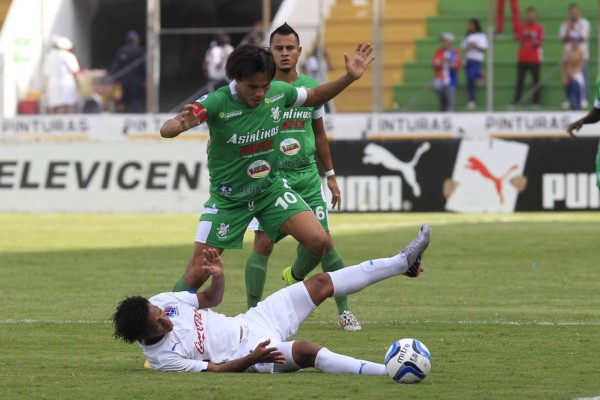 Olimpia da paliza al Platense con goleada de 5-0.