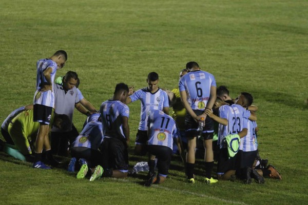 MERCADO: Real España prueba jugadores, Chirinos cambiará de club y hay bajas en Minas