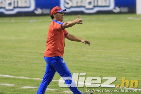 No se vio en TV: José Pinto sí estuvo en el Nacional, invitado de lujo del Olimpia y bellas chicas
