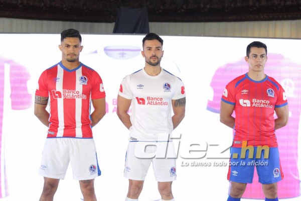 FOTOS: El ambientazo por la presentación de la nueva camisa del Olimpia