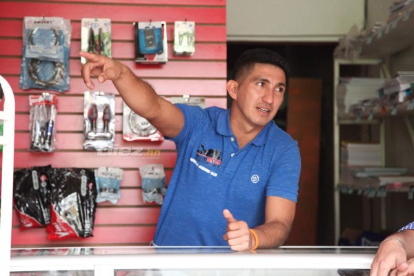 Entre repuestos, café y vacas, Irvin Reyna se olvida del fútbol en Siguatepeque