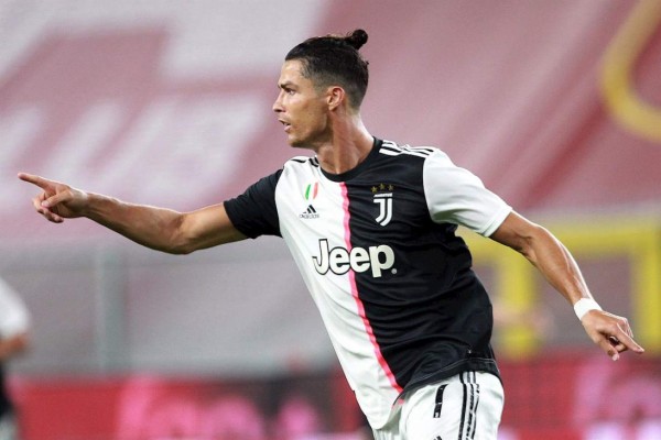 ¿Y Cristiano Ronaldo? Messi y las grandes leyendas del fútbol que marcaron más de 700 goles