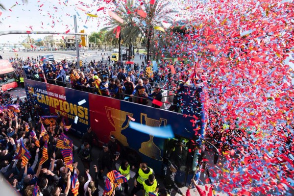 FOTOS: La gran celebración del FC Barcelona por el doblete en España