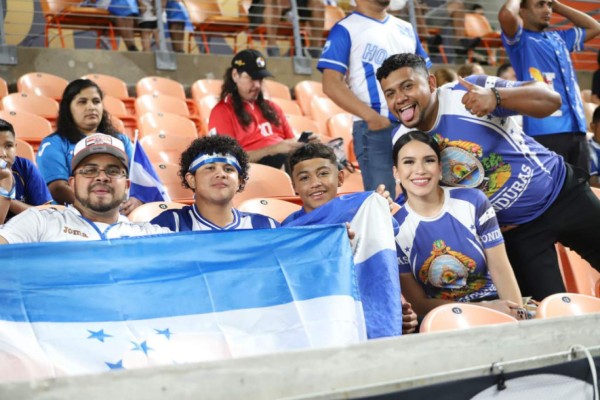 No se vio en TV: Locura por Quioto, la euforia de Elis y las esposas de los jugadores hondureños