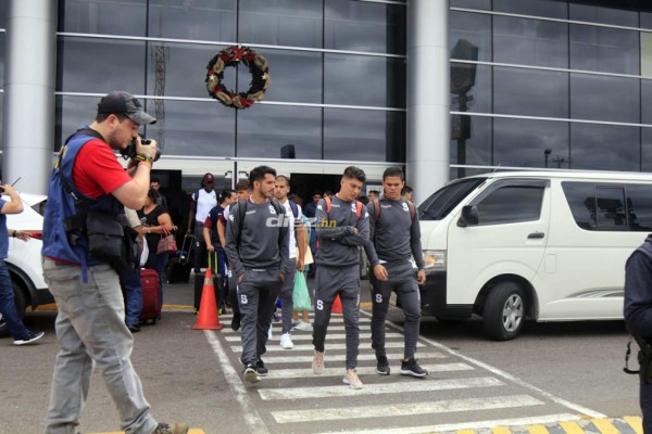 ¡Bien resguardado! Saprissa arriba a Tegucigalpa para disputar el título con Motagua
