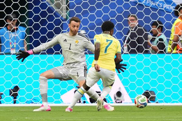 Gesto de Ronaldinho en el regreso de Neymar, show de Vinicius y las brasileñas