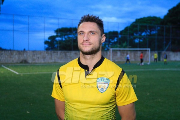 El primer día del ruso en Honduras: Su bienvenida y la 'bolsita' para implementos