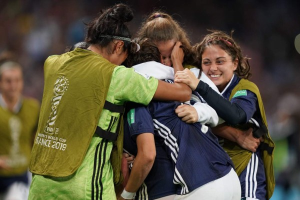 Emotivas imágenes: Así celebró Argentina el empate ante Escocia en el Mundial Femenino