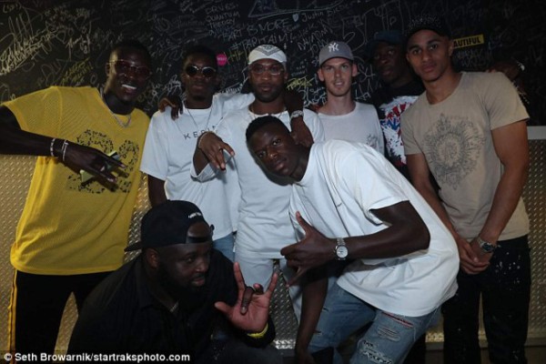 Dos campeones del mundo en la fiesta de Ronaldinho y Floyd Mayweather&nbsp;&nbsp;