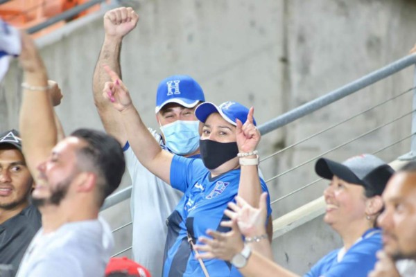 No se vio en TV: Locura por Quioto, la euforia de Elis y las esposas de los jugadores hondureños