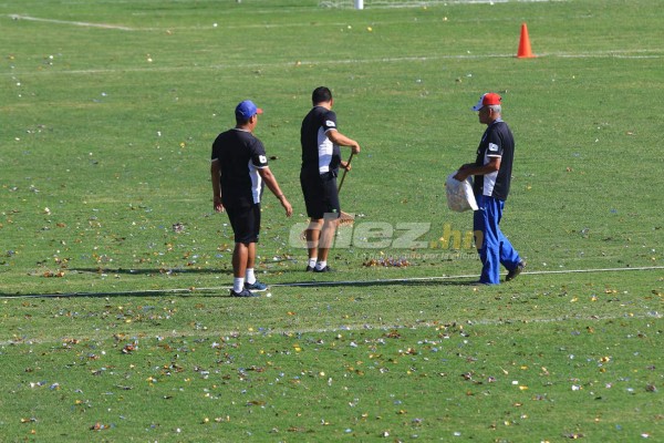 FOTOS: Los bultos de basura que dejaron los aficionados en el Nacional