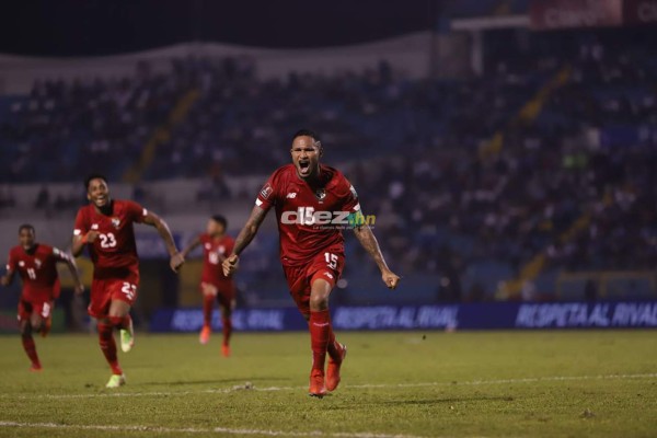 Las impactantes y desgarradoras fotos de los futbolistas de Honduras en el Olímpico y el júbilo de los panameños