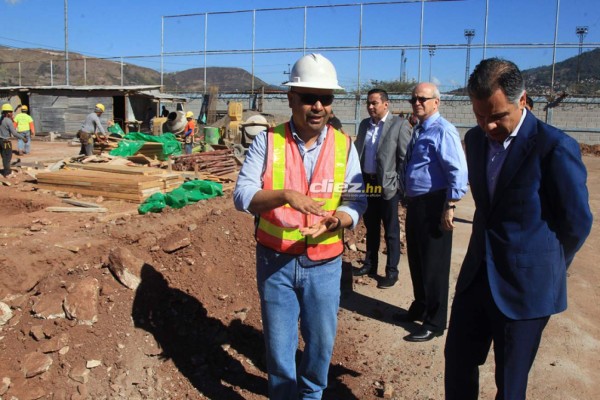 Fotos: Fenafuth supervisa el avance de las obras en el mini estadio del Birichiche