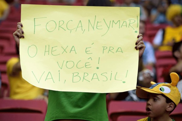 La trágica lesión de Neymar en imágenes.